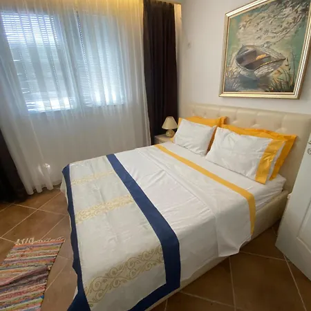 Apartment Albi Apartmet Beachfront In *