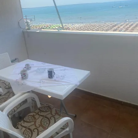 Apartment Albi Apartmet Beachfront In