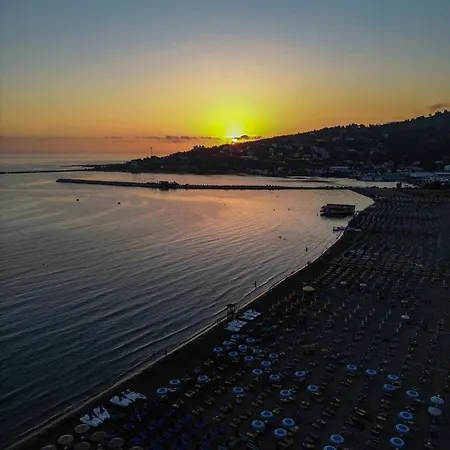 Albi Apartmet Beachfront In Shengjin (Lezhe)