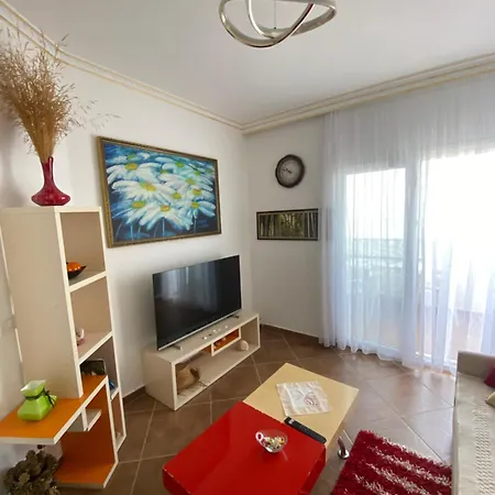 Albi Apartmet Beachfront In Apartman Shëngjin